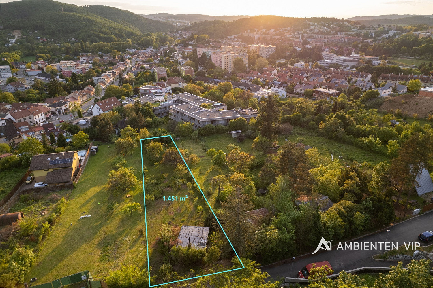Prodej stavebního pozemku 1 451 m² – fotografie 2