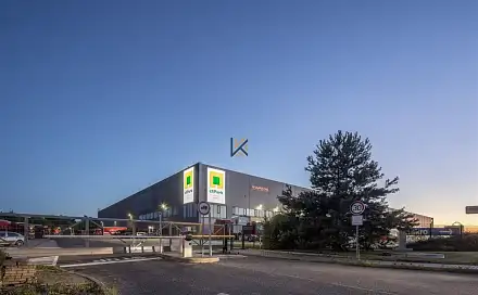 Pronájem obchodních prostor 422 m², Kozomín, okres Mělník