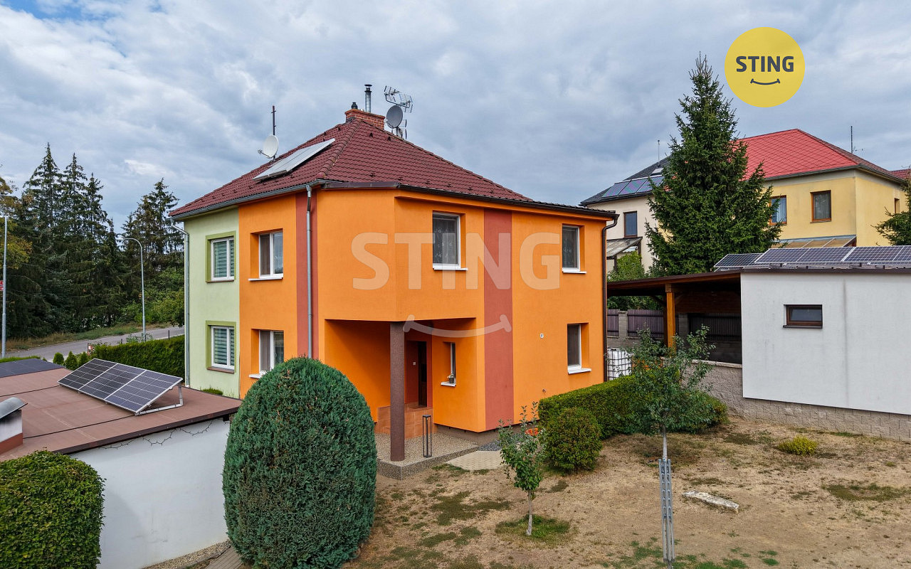 Prodej domu se zahradou a dvojgaráží, Třebíč