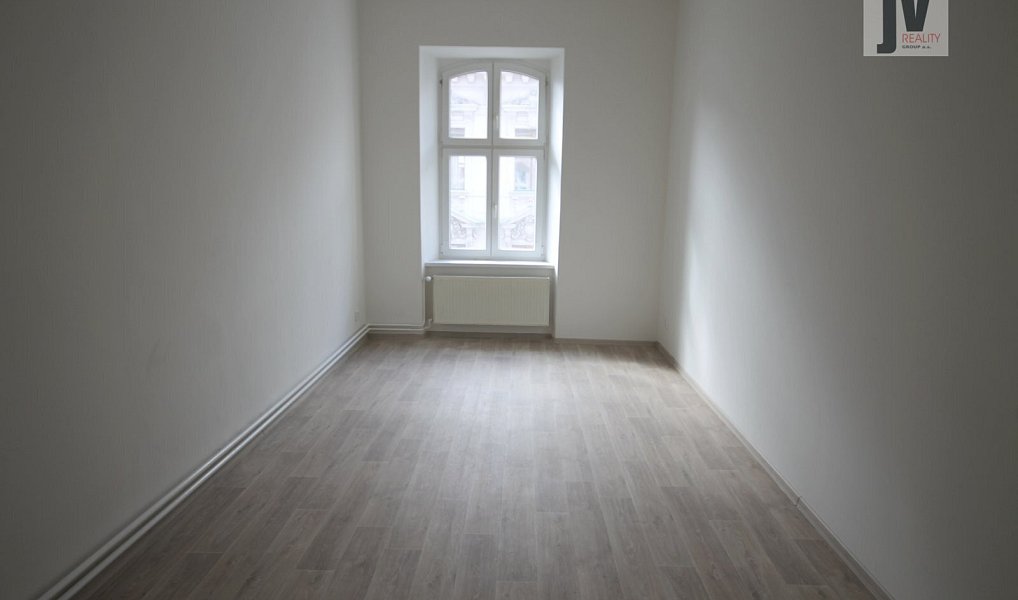 Pronájem bytu 4+1 137 m², Plzeň – náhled fotky 9