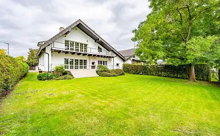 Pronájem domu 350 m² s pozemkem 950 m², Průhonice, okres Praha-západ