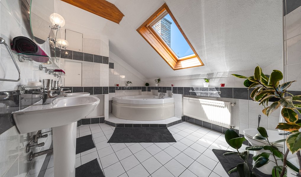 Prodej domu 280 m² s pozemkem 939 m², Světice – náhled fotky 24