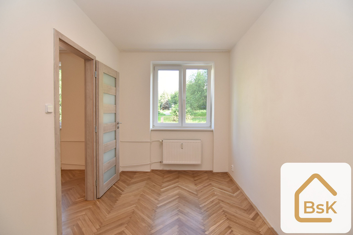 Pronájem bytu 1+1 30 m² - Widok 3