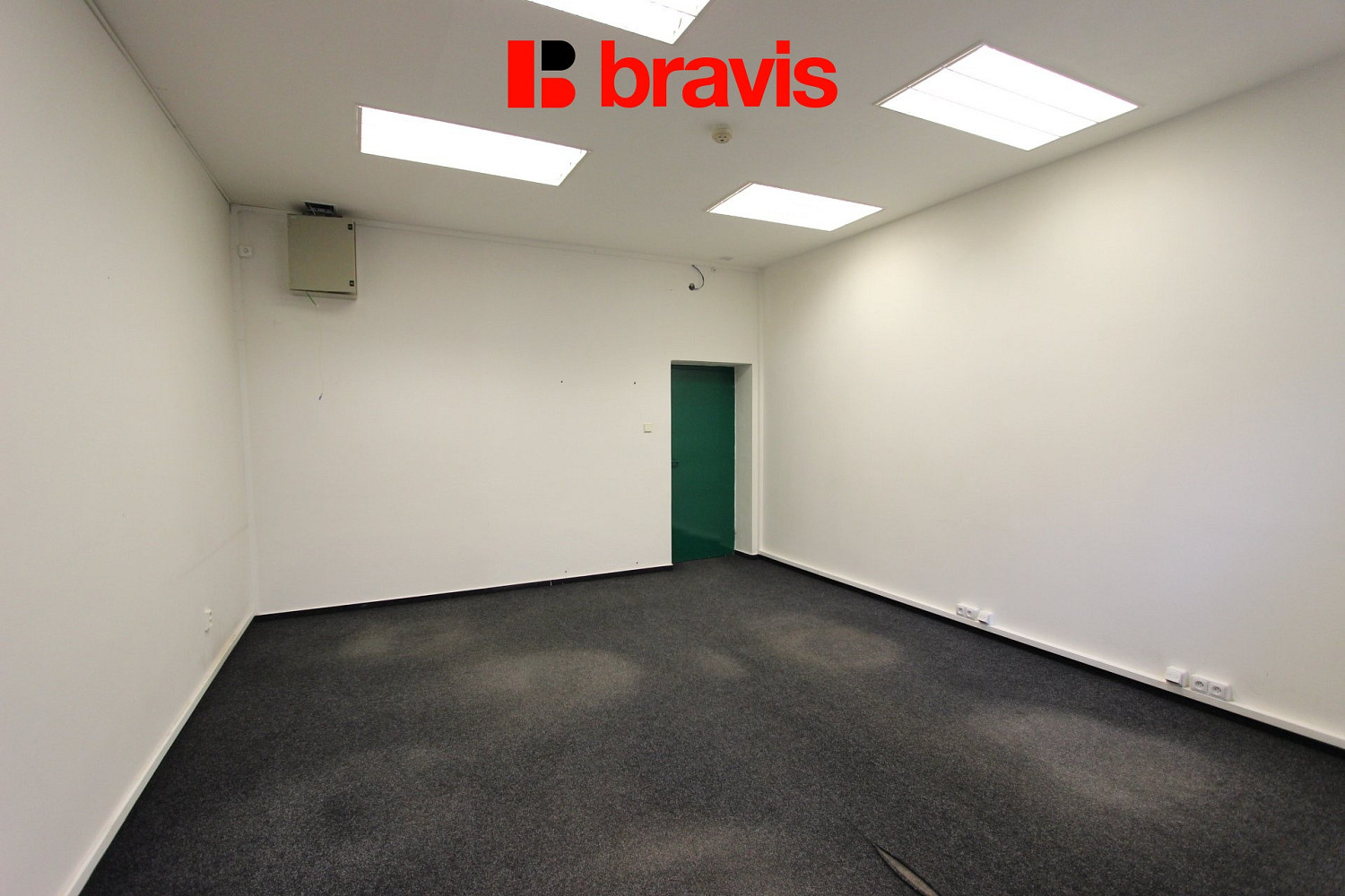 Pronájem kanceláře 48 m² — photo 2