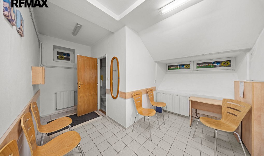 Prodej domu 361 m² s pozemkem 1 042 m², Kolín – náhled fotky 9