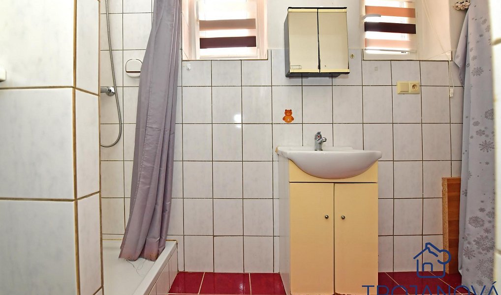 Prodej domu 306 m² s pozemkem 150 m², Petroupim – náhled fotky 22