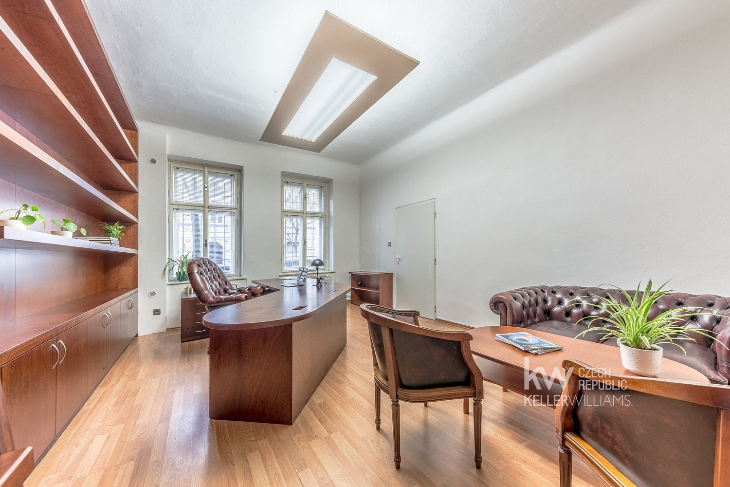 Pronájem obchodních prostor 270 m² – fotografie 2