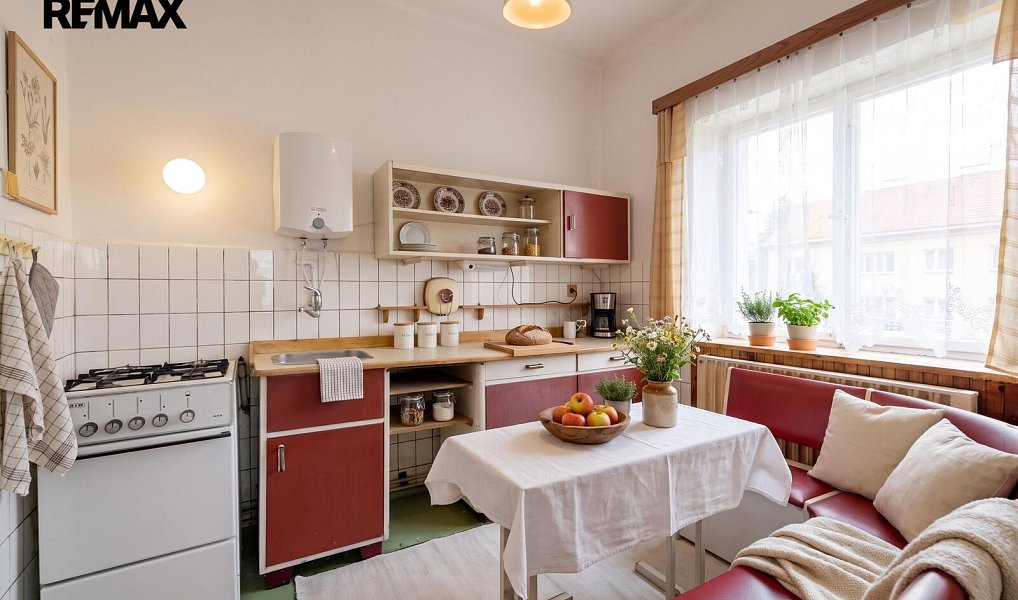 Prodej domu 200 m² s pozemkem 309 m², Dvůr Králové nad Labem – náhled fotky 2