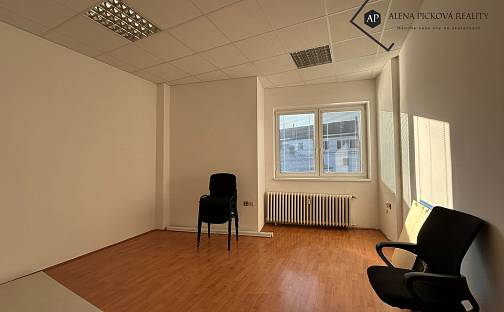 Pronájem kanceláře 19 m², Adámkova třída, Hlinsko, okres Chrudim