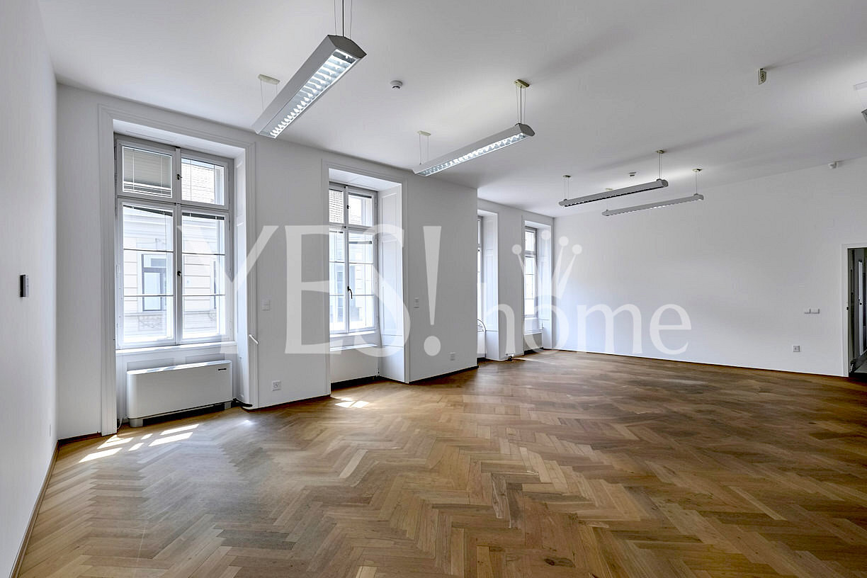 Pronájem kanceláře 212 m²