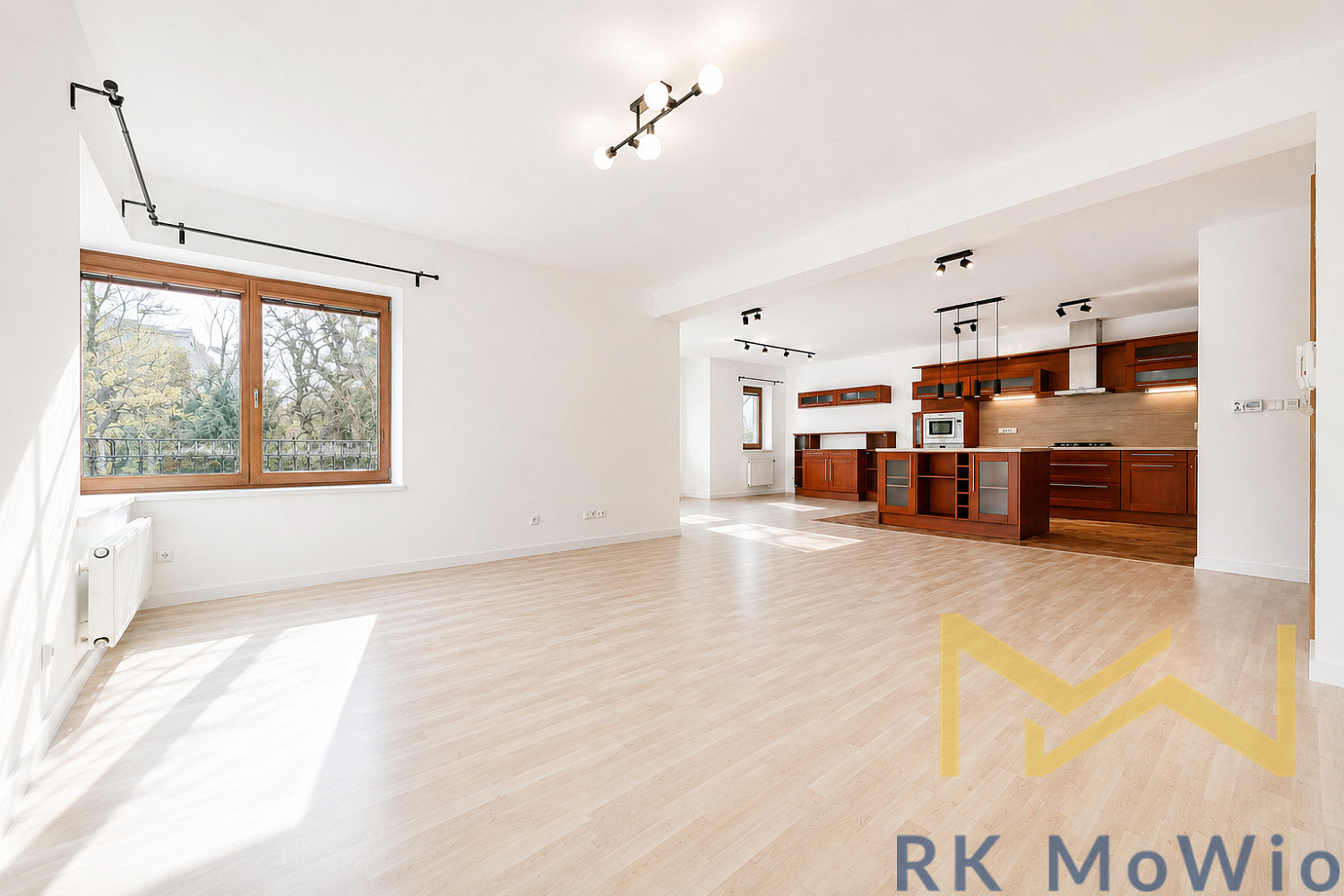 Pronájem domu 410 m² s pozemkem 1 036 m² — photo 3