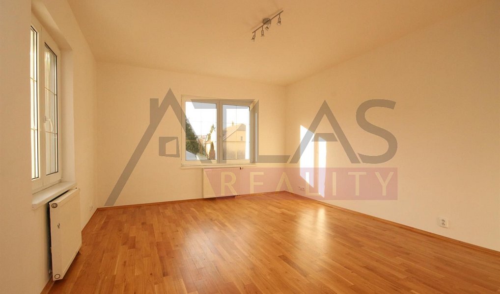Pronájem domu 360 m² s pozemkem 860 m², Praha – náhled fotky 16
