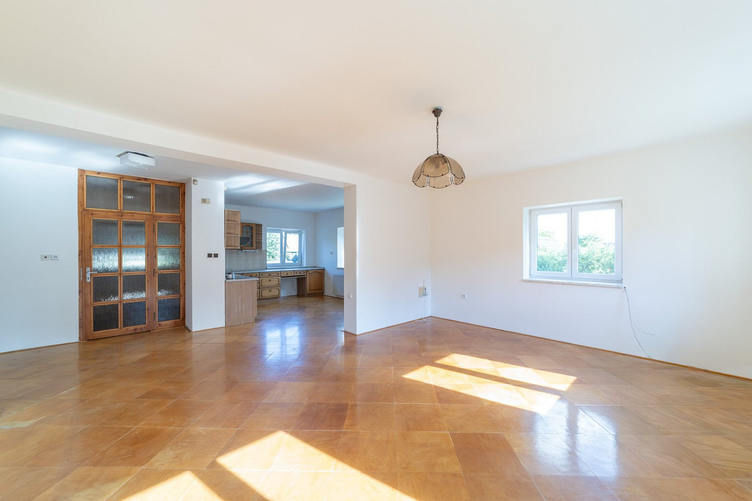 Prodej domu 333 m² s pozemkem 1 095 m² – pohled 4