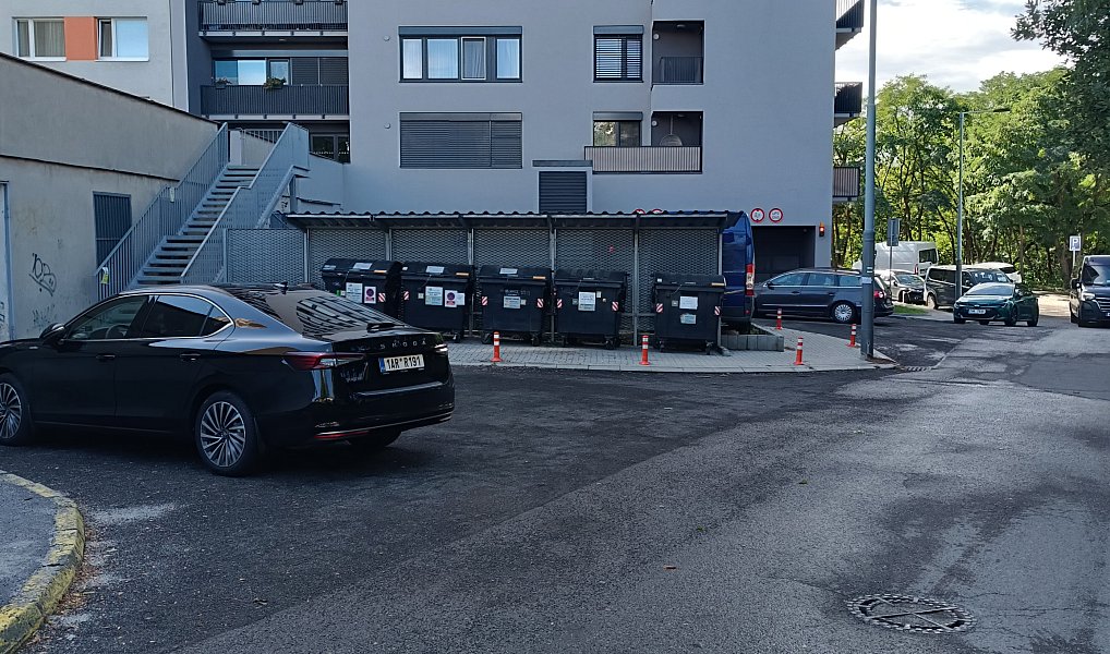 Prodej garážového stání 12 m², Praha 4 - Kamýk, ul. Ve Lhotce, Praha – náhled fotky 2