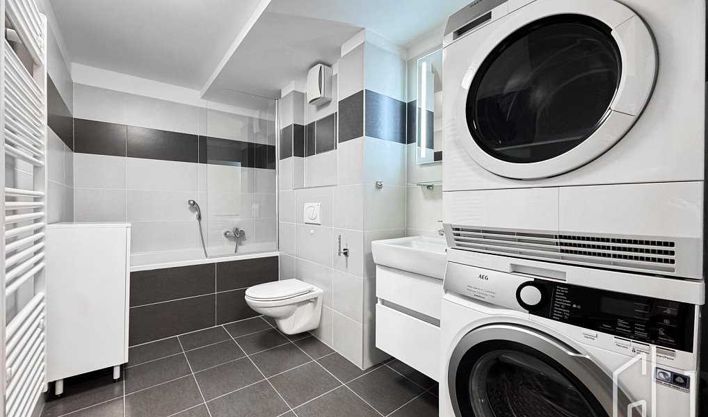Prodej bytu 4+kk 141 m², Praha – náhled fotky 13