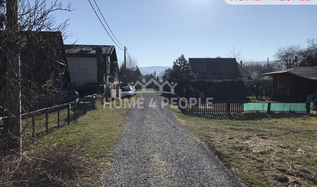 Prodej pozemku 585 m², Zadní Třebaň – náhled fotky 3