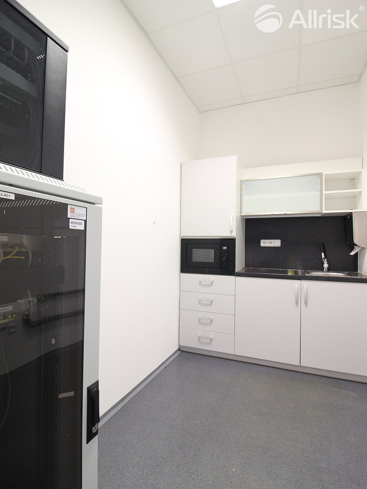 Pronájem kanceláře 105 m² – fotografie 4