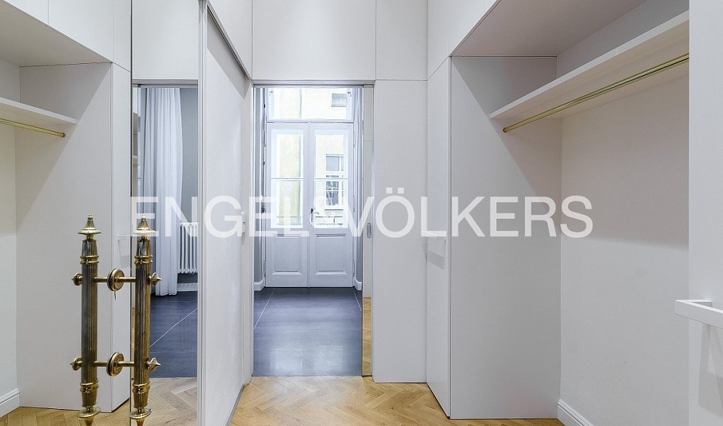 Pronájem bytu 6+kk 285 m², Praha – náhled fotky 19