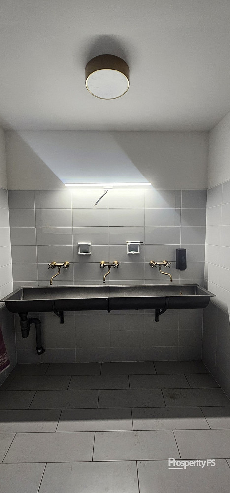 Pronájem obchodních prostor 110 m² – fotografie 5
