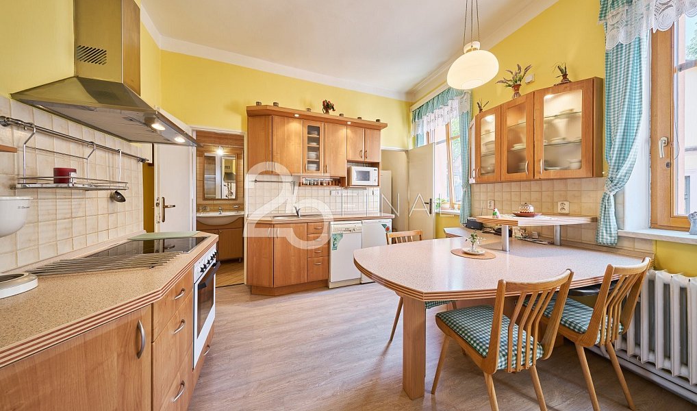 Prodej domu 199 m² s pozemkem 215 m², Úpice – náhled fotky 12