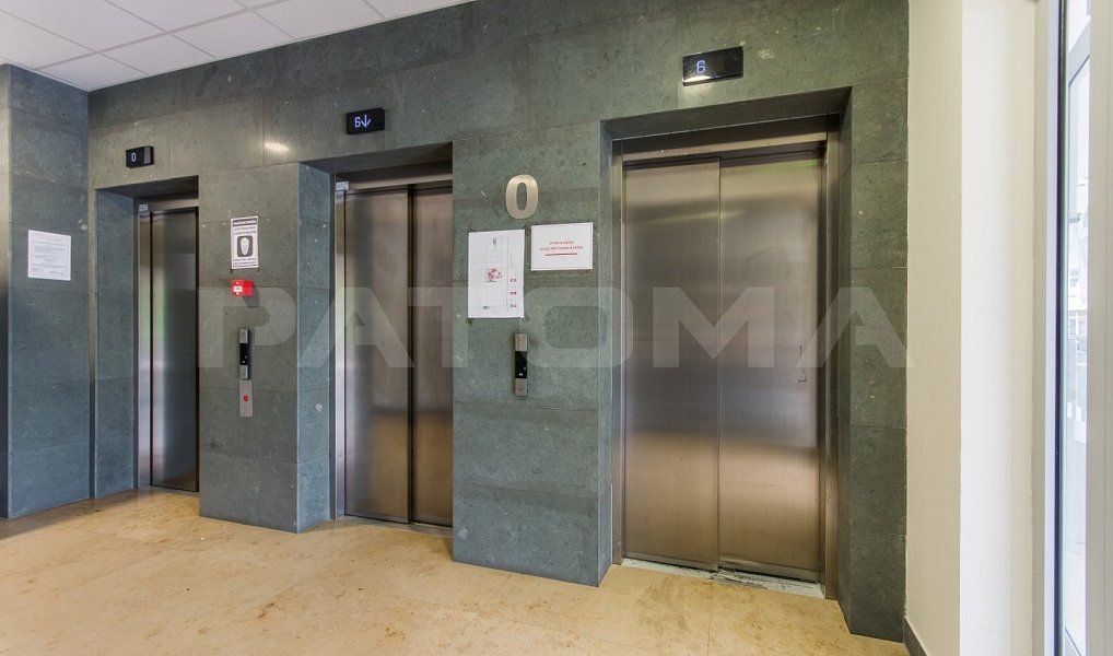 Pronájem kanceláře 430 m², Praha – náhled fotky 9