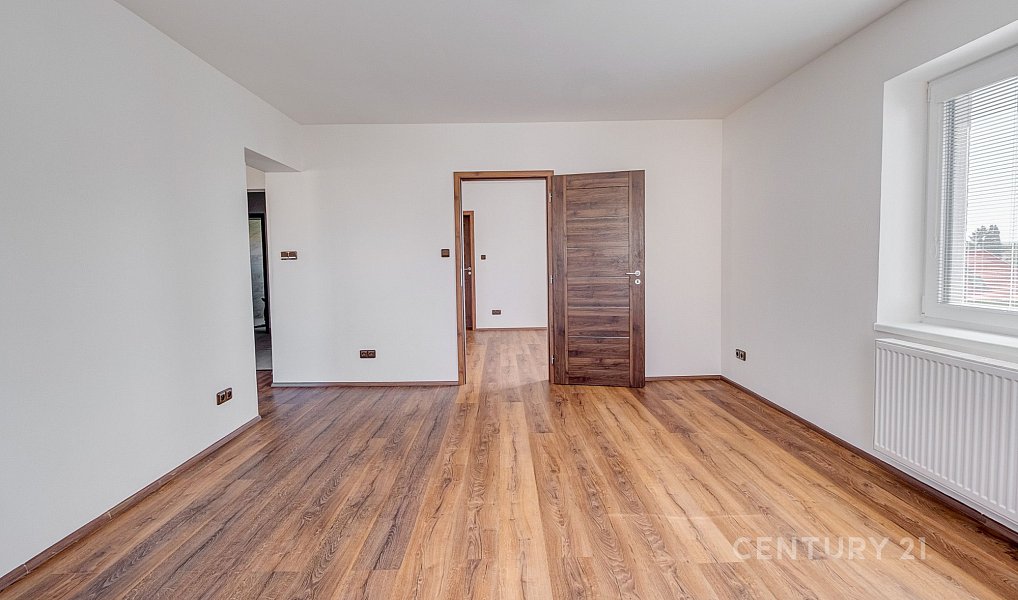 Pronájem bytu 4+kk 97 m², Úvaly – náhled fotky 7