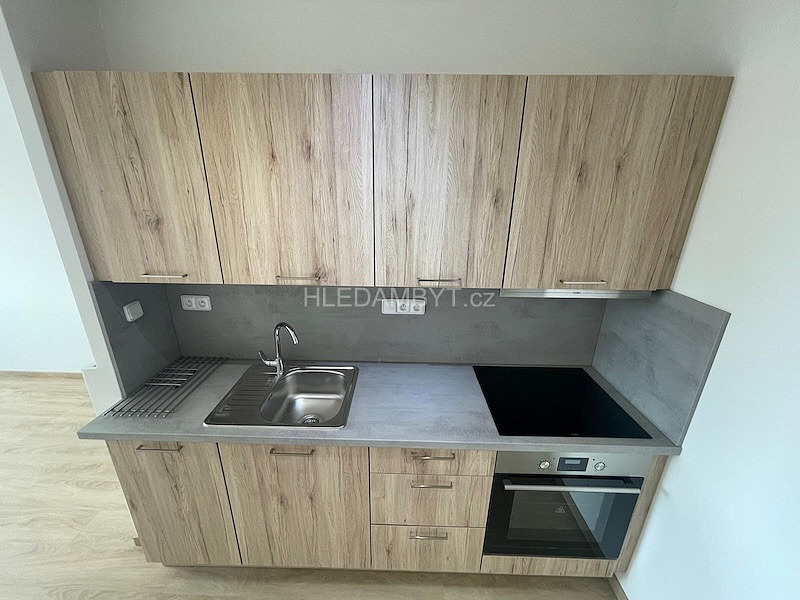 Pronájem bytu 2+kk 47 m² — photo 2