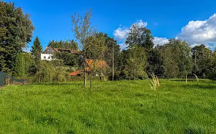 Prodej stavebního pozemku 1 176 m²
