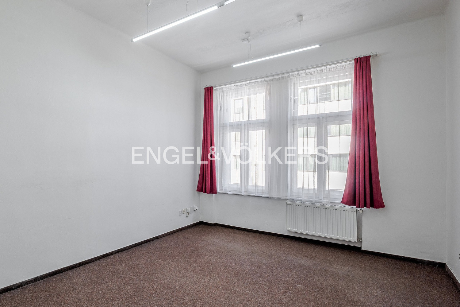 Pronájem kanceláře 22 m² – pohled 2