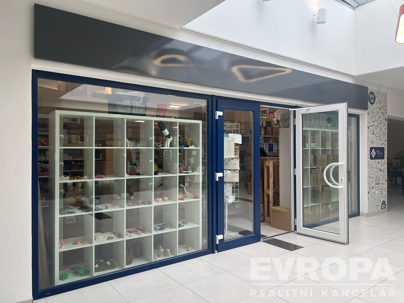 Pronájem obchodních prostor 102 m² — photo 2