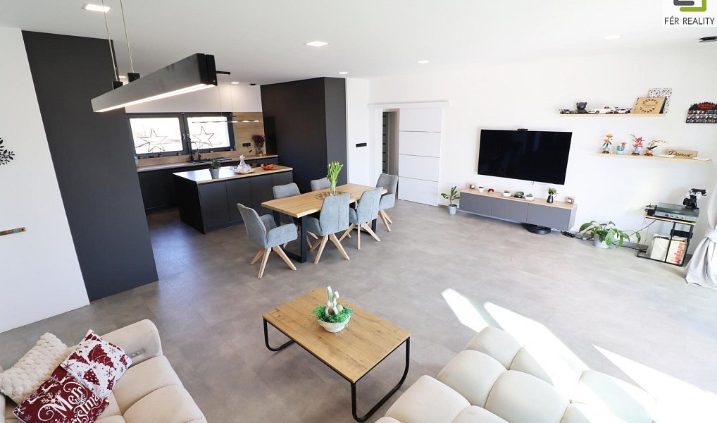 Prodej domu 219 m² s pozemkem 1 132 m², Žitenice – náhled fotky 8