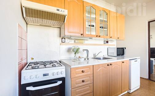 Prodej bytu 3+1 98 m², třída Edvarda Beneše, Hradec Králové - Třebeš