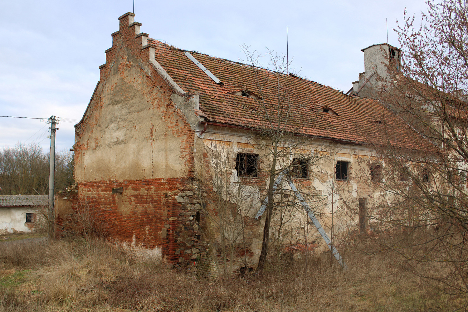 Ideální podíl 1/2 zemědělské stavby v k. ú. radkovice u měčína, okres klatovy, opakovaná dražba — photo 3