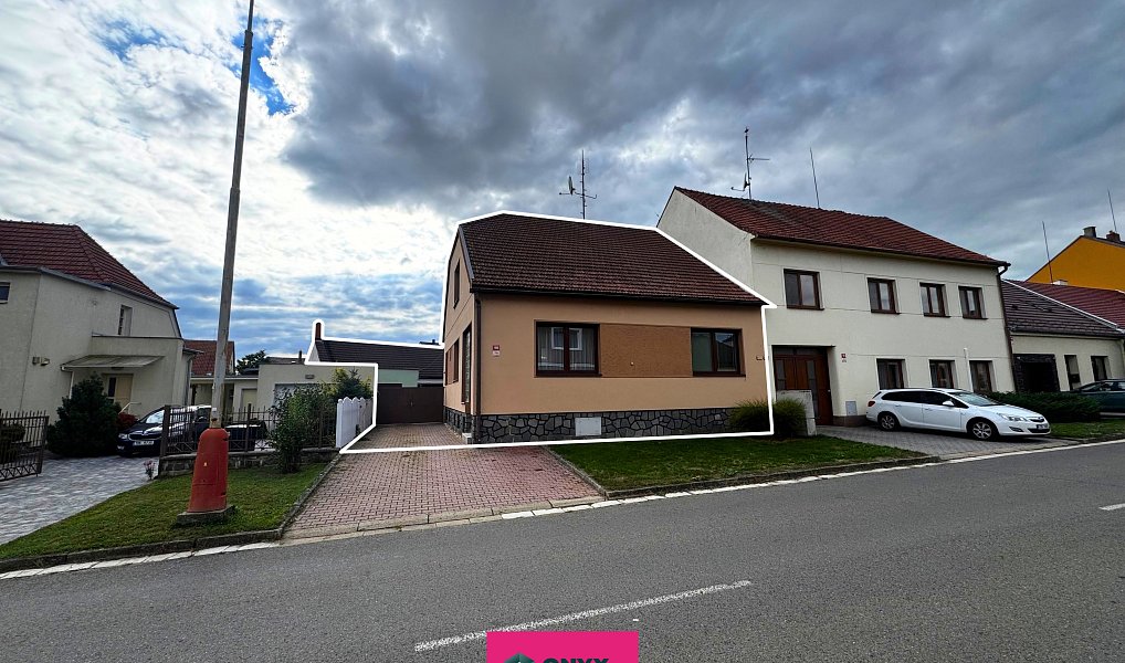 Prodej domu 214 m² s pozemkem 435 m², Rousínov – náhled fotky 2