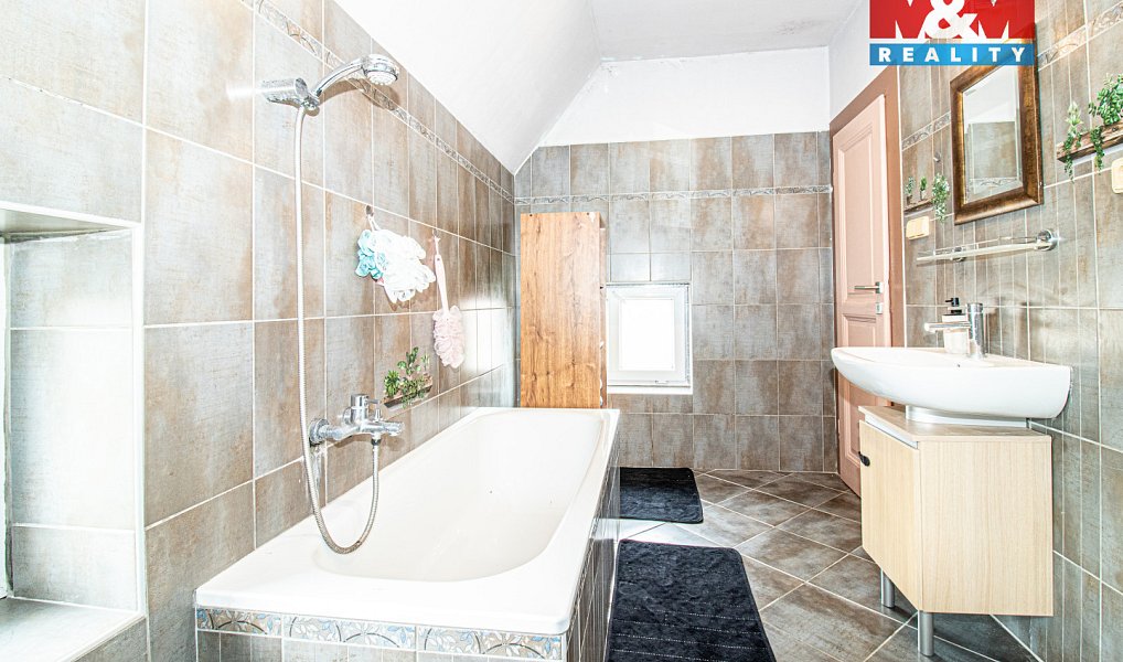 Prodej domu 210 m² s pozemkem 639 m², Vrdy – náhled fotky 23