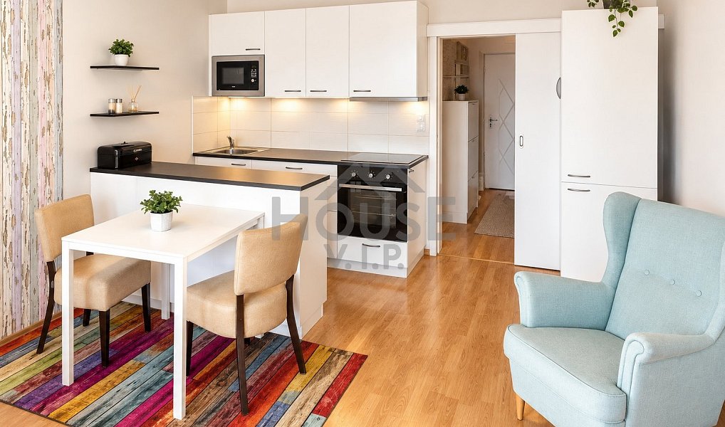 Prodej bytu 1+kk 31 m², Praha – náhled fotky 3