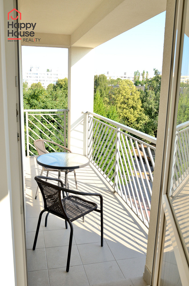 Pronájem bytu 2+kk 57 m² – fotografie 3