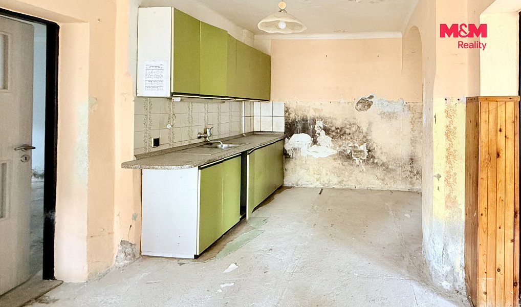 Prodej domu 144 m² s pozemkem 4 164 m², Lesná – náhled fotky 15