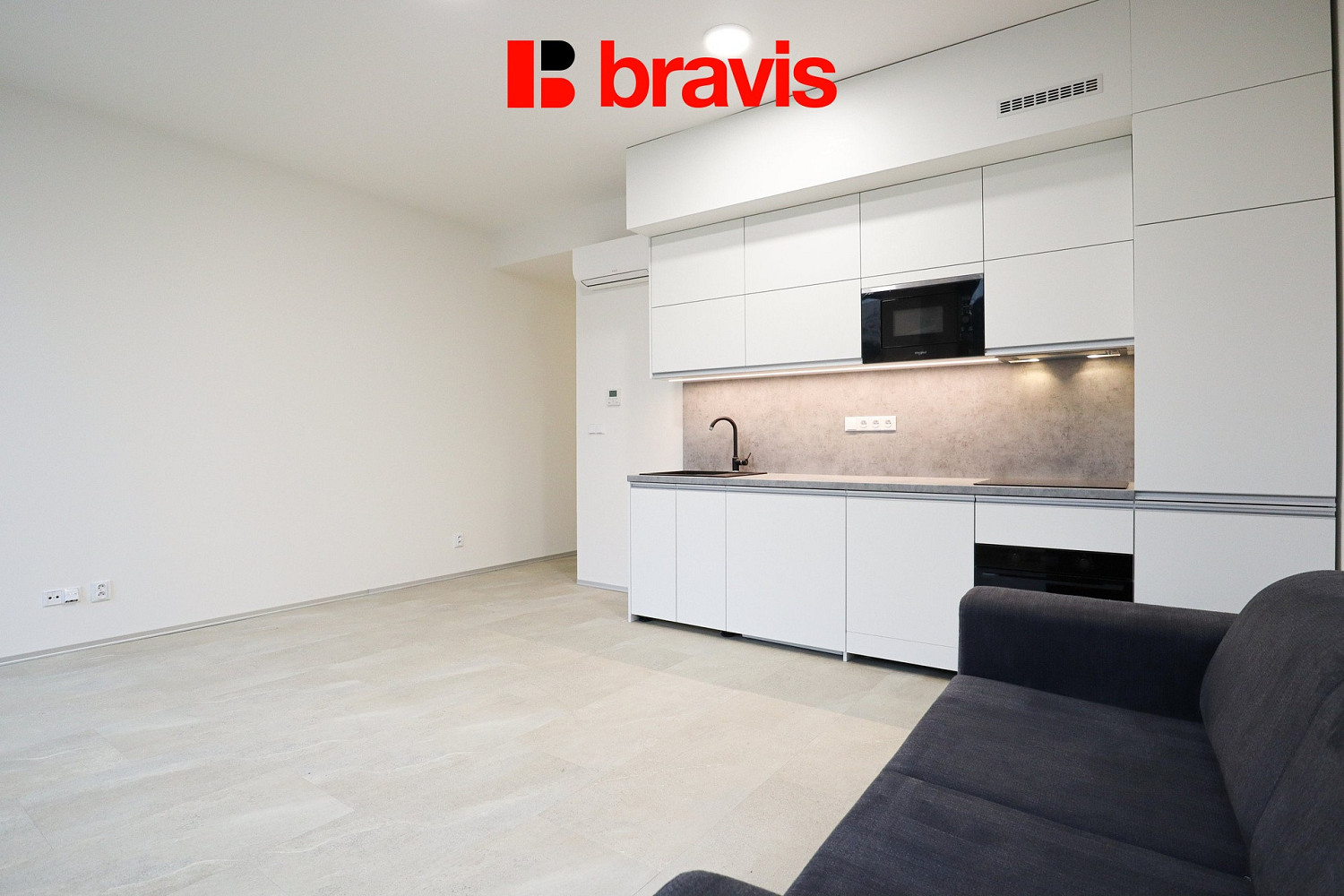 Pronájem bytu 1+kk 39 m² — photo 3