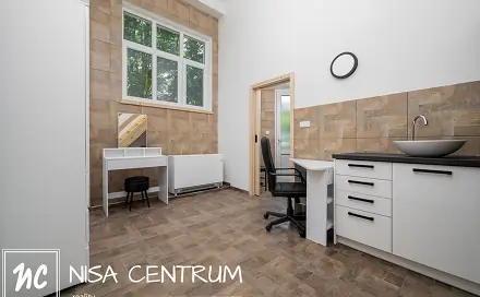 Prodej obchodních prostor 27 m², Souběžná, Jablonec nad Nisou