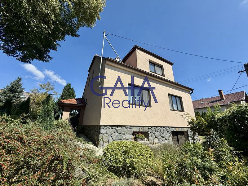 Prodej domu 160 m² s pozemkem 878 m²