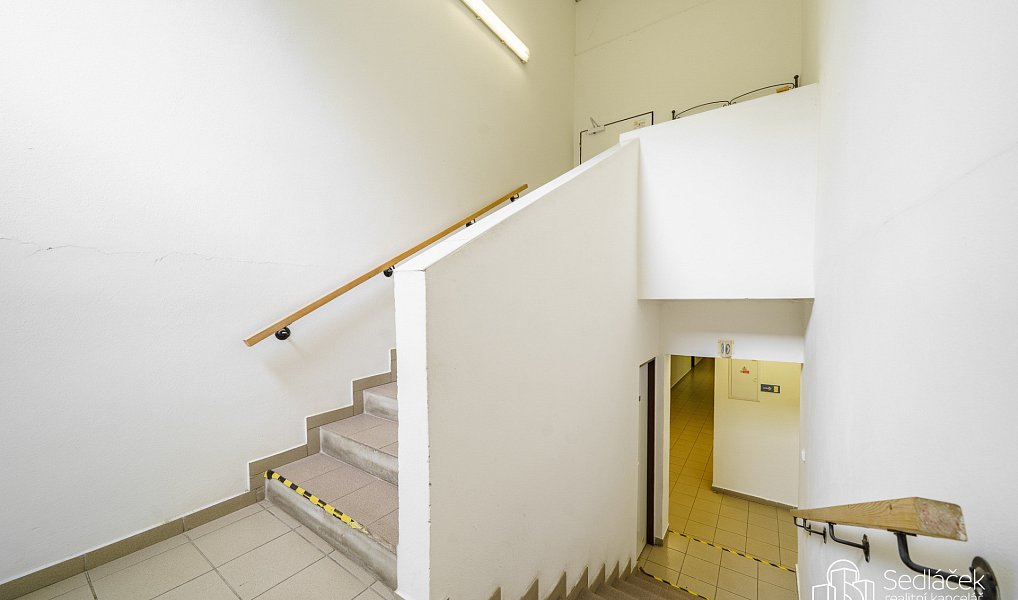Prodej výrobních prostor 3 089 m², Krásno – náhled fotky 24