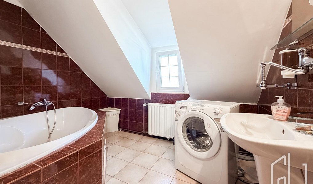 Pronájem domu 170 m² s pozemkem 210 m², Praha – náhled fotky 14