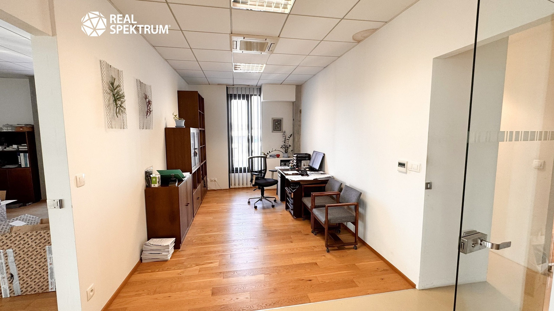 Pronájem kanceláře 464 m² – fotografie 5