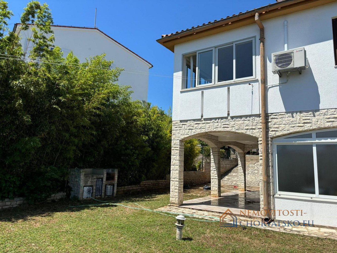 Prodej domu 400 m² s pozemkem 653 m² – pohled 6