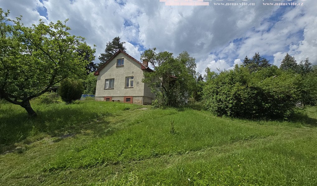 Prodej stavebního pozemku 1 856 m², Svinaře – náhled fotky 3