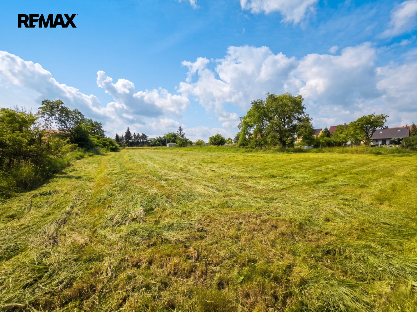 Prodej stavebního pozemku 2 602 m² – fotografie 2