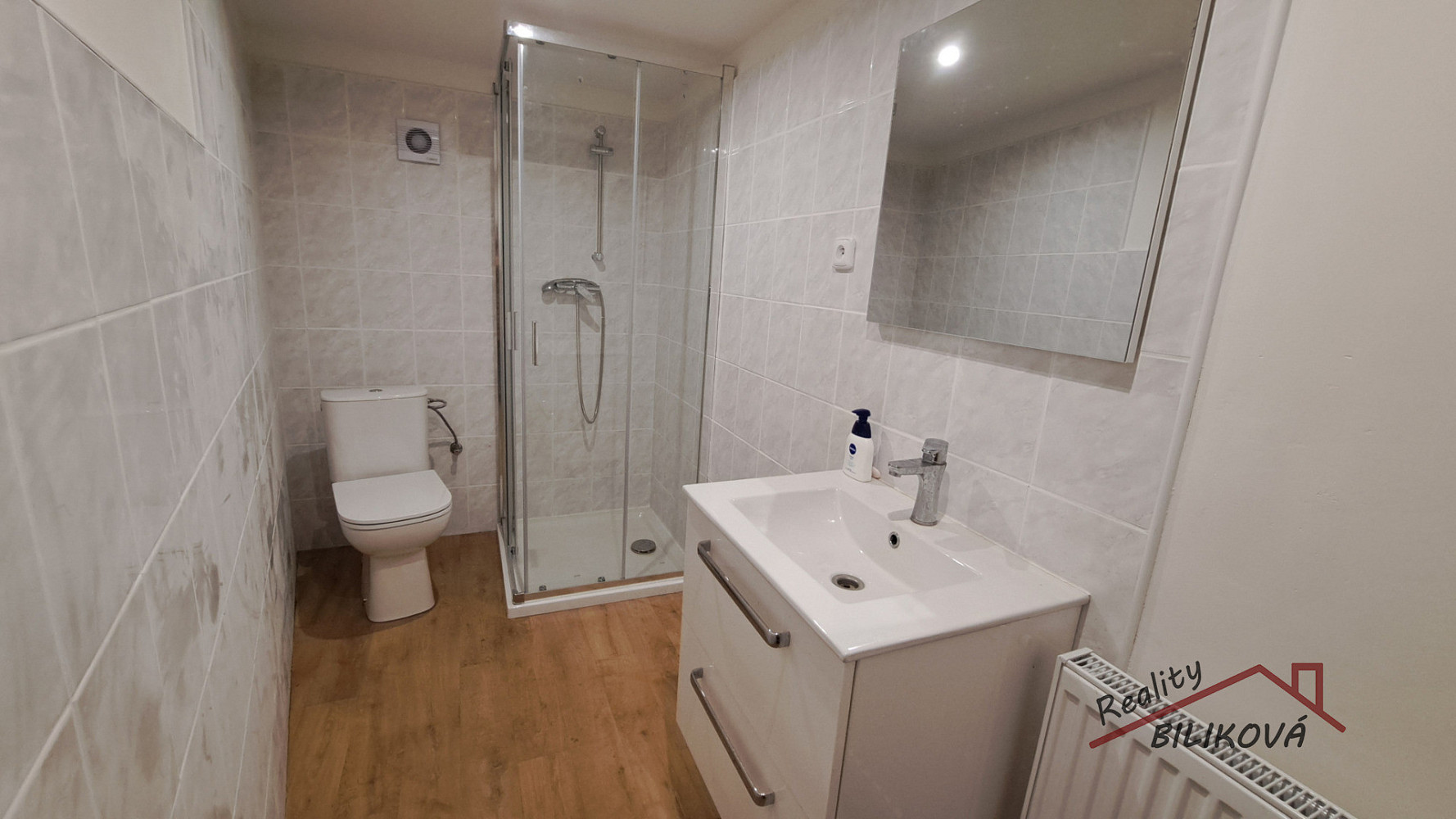 Pronájem bytu 1+1 28 m² – pohled 2