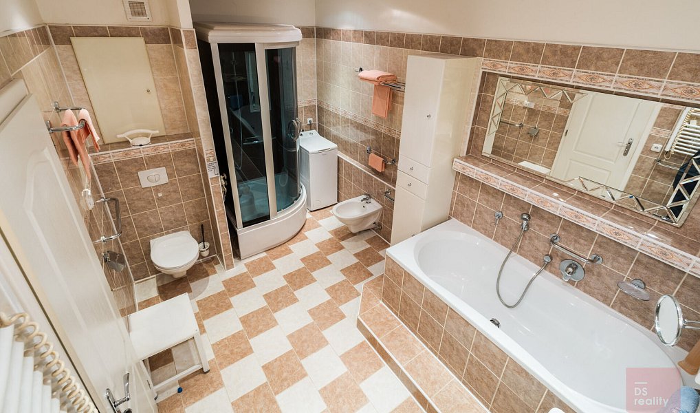 Prodej bytu 3+1 120 m², Praha – náhled fotky 12