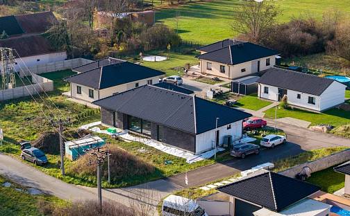 Prodej domu 168 m² s pozemkem 819 m², Dolany